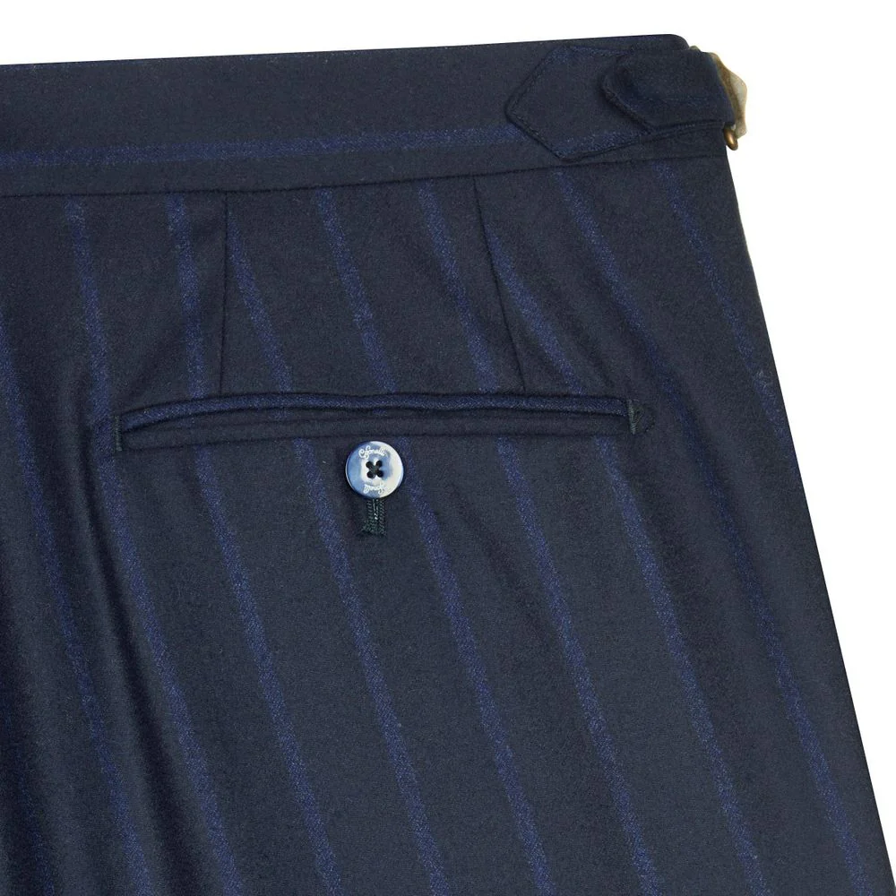 Costume bleu marine en laine à rayures - Image 10